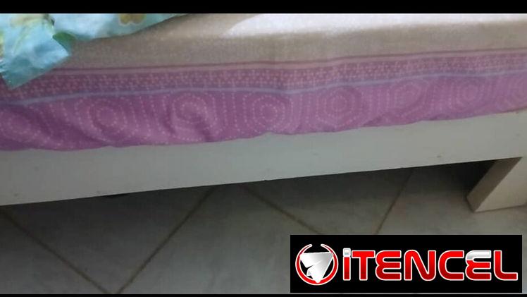 Se vende Cama camera con cabezal,colchón y gavetas.