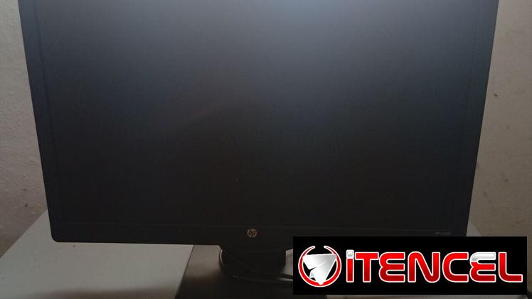 Se vende chasis de uso,y fuente,teclado y mouse