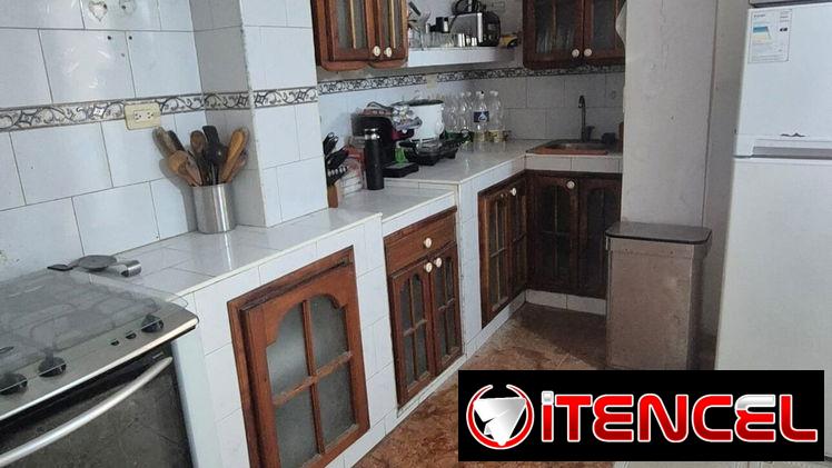 HABANA VIEJA A METROS DEL PARQUE DE LAS PALOMAS APARTAMENTO DUPLEX DE 95M2