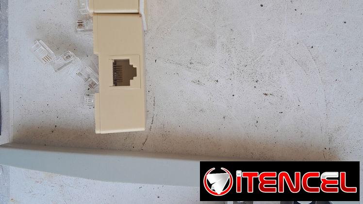 Vendo  pinza para poner conectores RJ11 para instalación de teléfonos