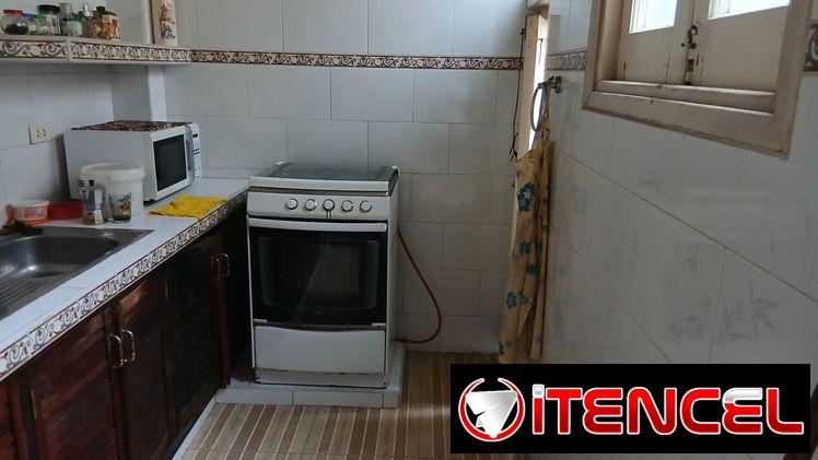 Vendo apto con garaje, cuatro cuartos, capitalista, ok estado muy tranquilo y privado.Vibora