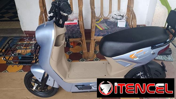 Bicimoto nueva para ir a la escuela