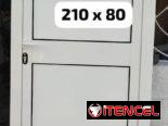 Puertas de aluminio con cristal y melamina