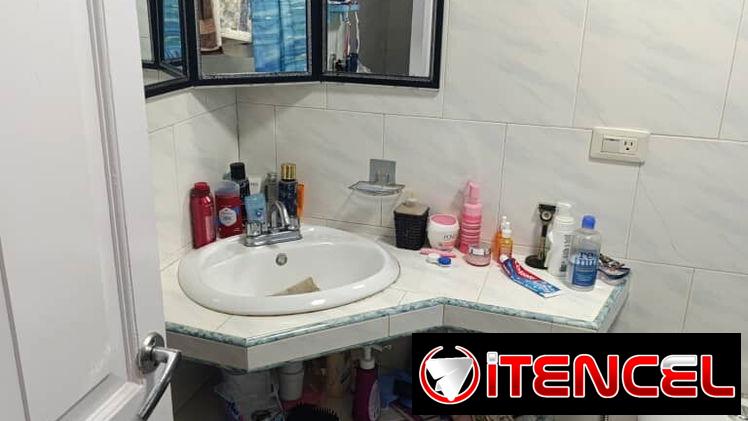 Nexo inmobal presenta   Casa en Cojímar en calle 28 🏠 Casa de 570 m² en total  —  🌿 Zonas exteriores y acceso  · 🚪