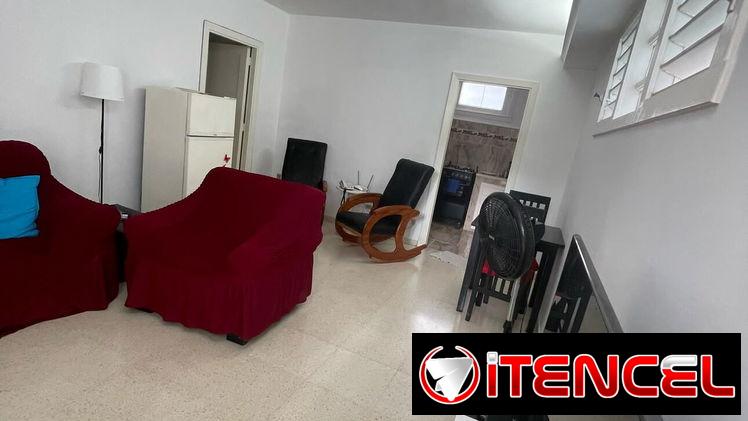 Se alquila apartamento de una habitación en el vedado RlA0022
