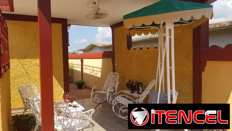 Casa con 5 habitaciones en Viñales – Piscina, terraza, cocina – 30 USD por hab – A 3 min de la plaza