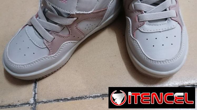 Zapatos para niños número 9 USA (26 aqui)