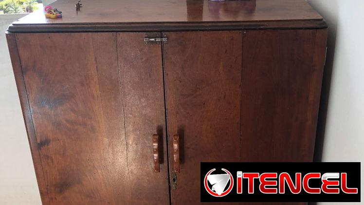 Muebles de madera. Juego completo