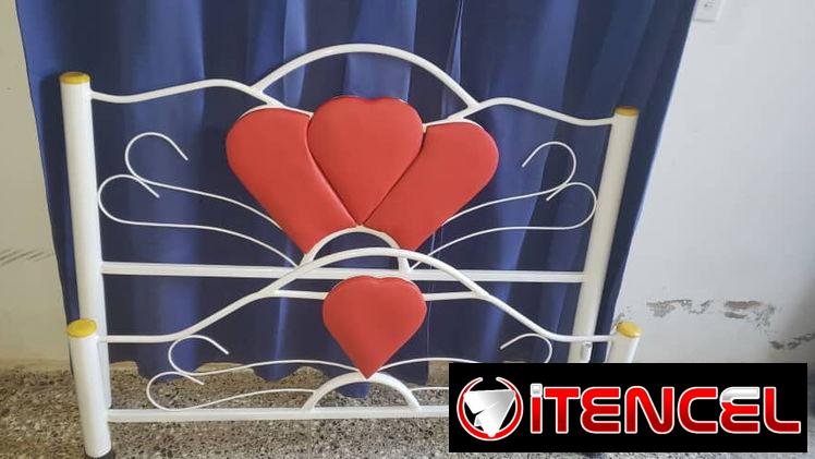 Camas de corazón de hierro