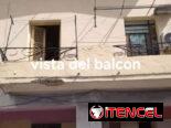 Se vende apartamento en Santo Suárez, ubicado en un primer piso con balcón a la calle