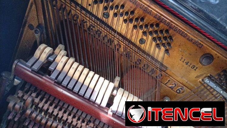 Piano Vertical Mason & Hamlin Original USA – $200 USD 🎹