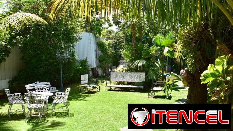 📱 Mansión Exclusiva en Miramar: 8 Habitaciones y Piscina Privada