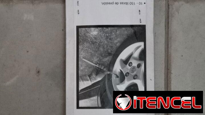 Medidor de aire dual para gomas o neumáticos. Nuevo en su estuche