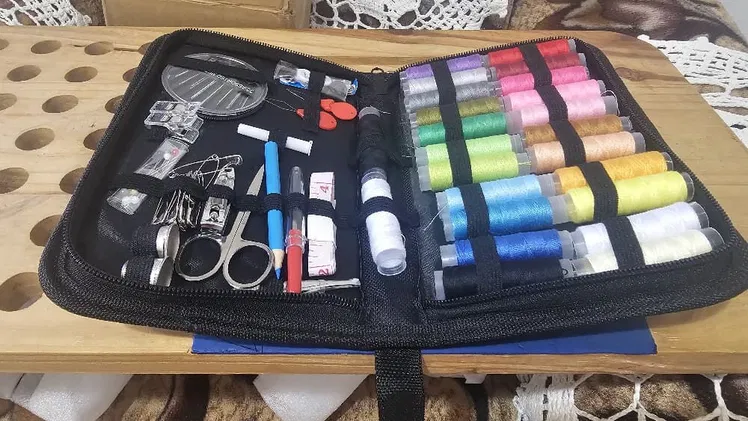 🧵 Kit de Costura Portátil con 24 Hilos + Accesorios – NUEVO