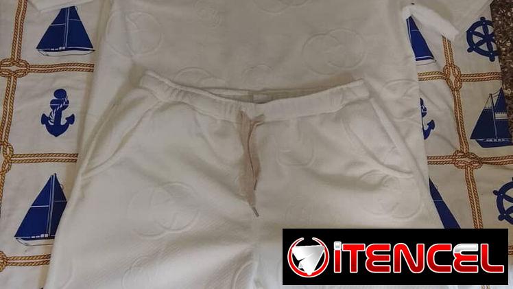 Conjunto de camiseta y short