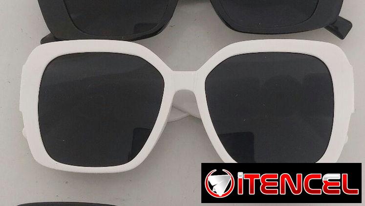 Gafas blancas y negras. 5284 7652