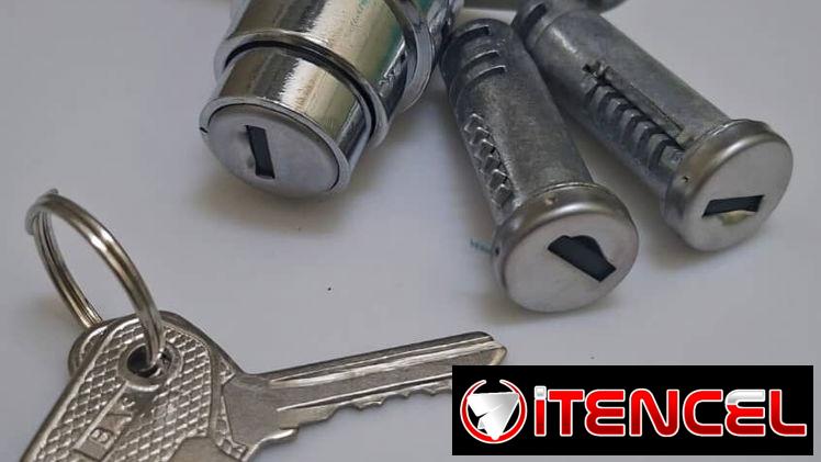 Yale de maletero y puerta de Lada 1600 con sus llaves,nuevo