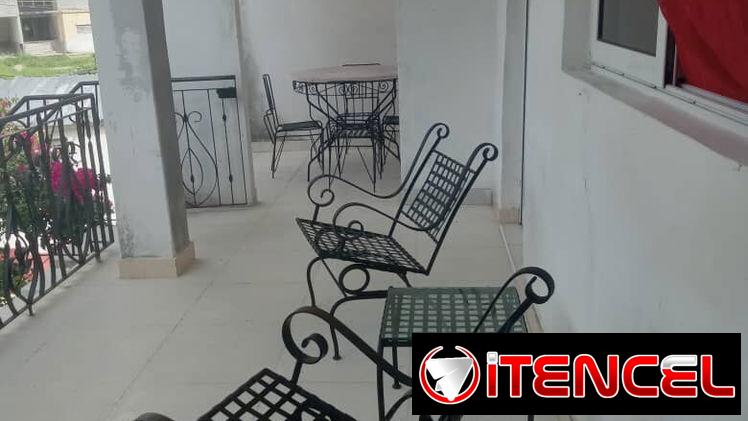 Casa de alquiler estilo loft , con espacio de guardar carro carpost 250$ telf +5358411177