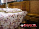 Espaldar de cama con gavetero de madera Pinotea