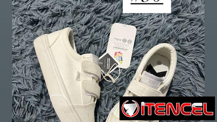 Tenis blancos de niños marca Xti #30 Nuevos