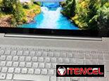 Laptop HP ENVY 17″ táctil. i7 10ma Gen de uso.