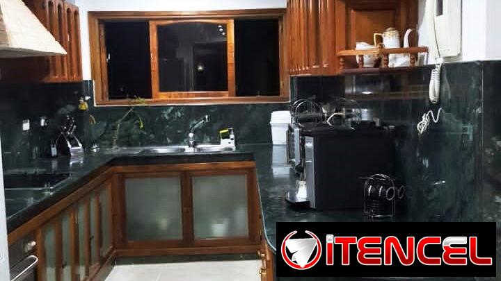 📱 Villa de Lujo con Piscina y Jacuzzi: Confort Total para tu Familia