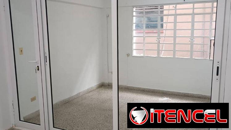 Marqueteria de aluminio y cristal