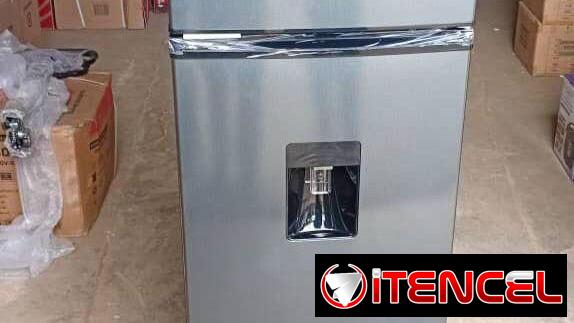 Refrigerador marca Royal Gris de Acero inoxidable de 8.5 Pies Cubicos con Dispensador