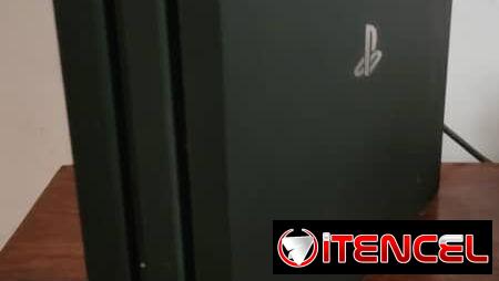 PLAYSTATION 4 PRO en venta