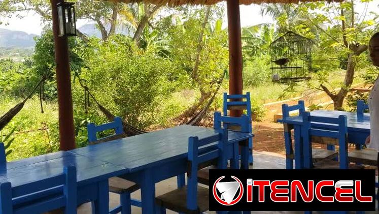 Alquiler de habitaciones en Viñales con piscina y vistas. Renta de casa en Viñales
