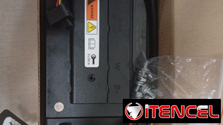 Caja Votor EM-100 y cargador inteligente para moto eléctrica