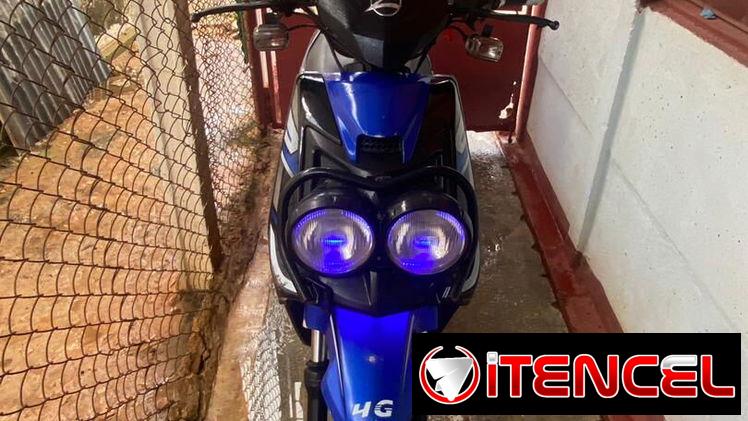MOTO ELÉCTRICA BUHO 2 MODELO AVISPÓN 1750 USD, es de uso.