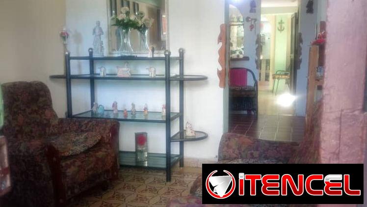 Vendo casa puerta calle