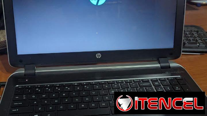 Vendo laptop hp Pavillon 15 con 750 GB HDD, 6 ram, micro i3 4ta