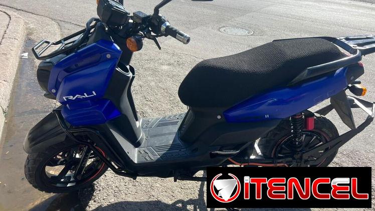 Moto Rally Caribe 2👌🏽. De uso pero bien cuidada, con adaptación para trailer. Haciendo 100km