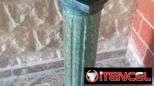 Pedestal de mármol con caracola de mármol para decorar