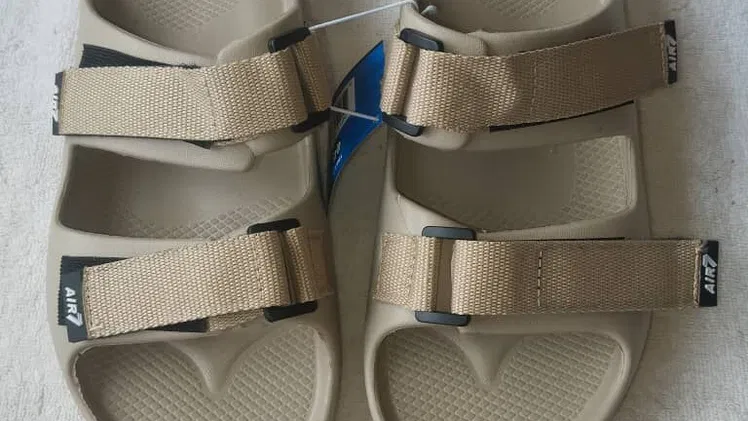 Sandalias de hombre engomadas