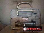 Radio FM Y AM. CON OTRAS FUNCIONES COMO LINTERNA ETC.