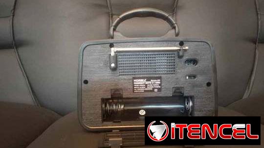 Radio FM Y AM. CON OTRAS FUNCIONES COMO LINTERNA ETC.