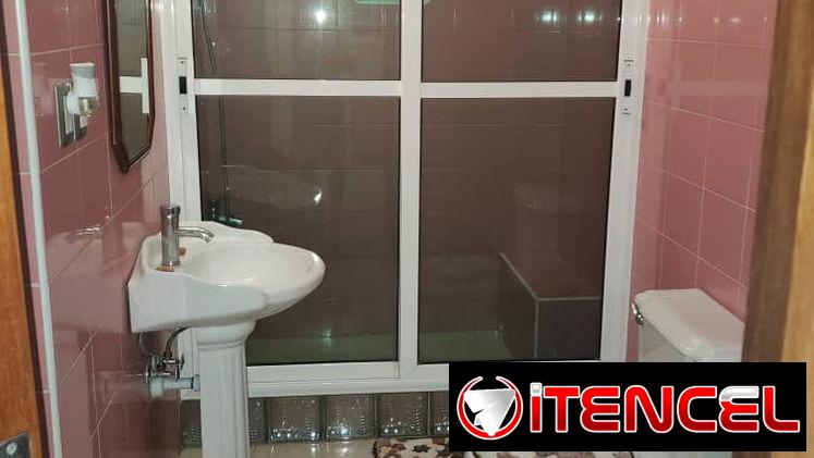 Se renta apartamento de 3 habitaciones con todas las comodidades