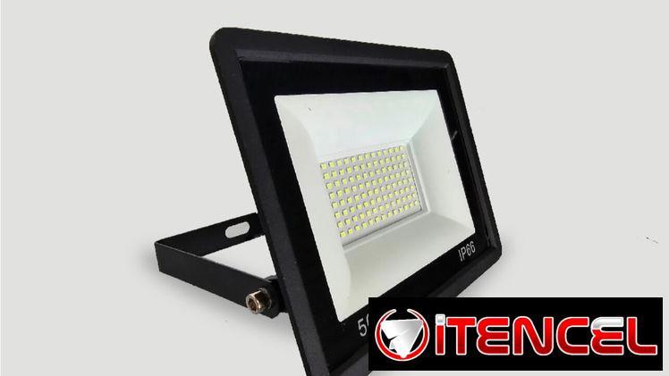 reflector de 50W. Propiedad factura y garantía