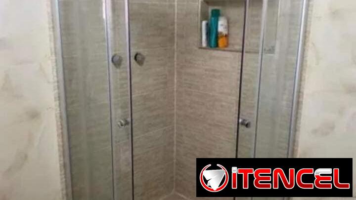 Tasa de baño y cabinas