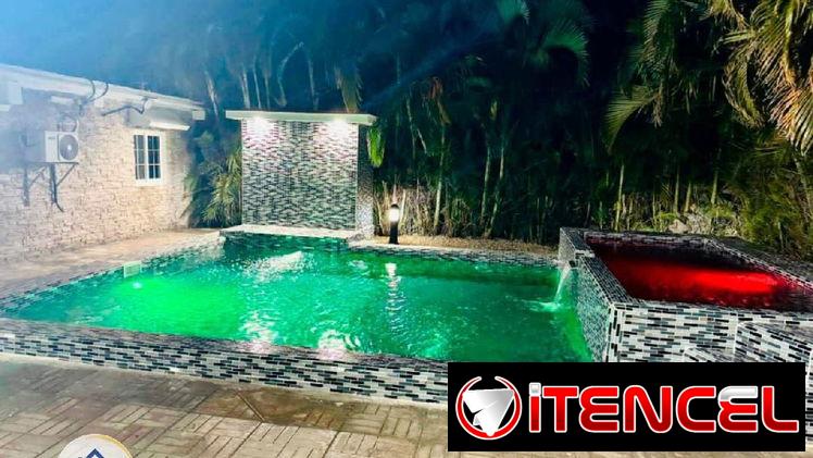 Hospedaje playero con piscina