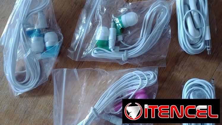 Audífonos de cable nuevos