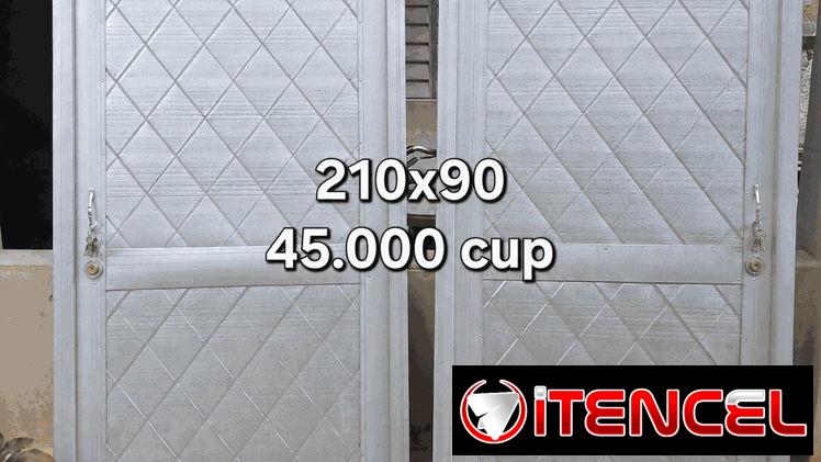 Puertas con yale y llaves 210×90