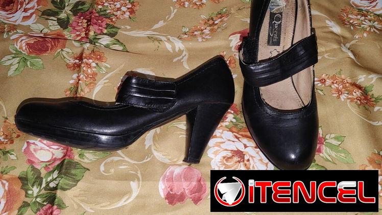 Zapatos y chancletas