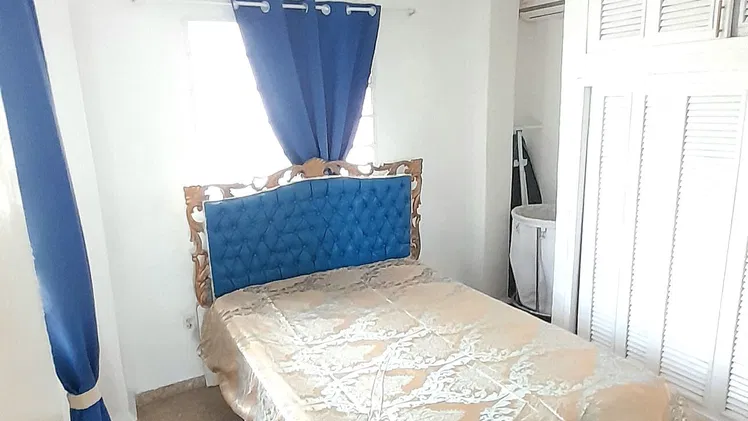Se vende Apartamento en el Vedado de 2 cuartos y 3 baños 23 y 26 (a una cuadra)