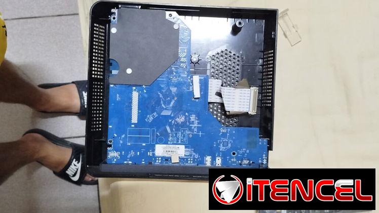 Placa de televisor smart TV LED de 32 pulgadas marca SANSUI