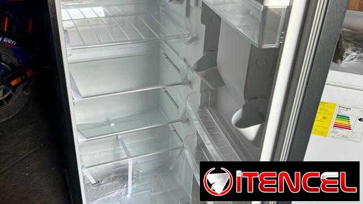 Refrigerador ROYAL 7.6 pies