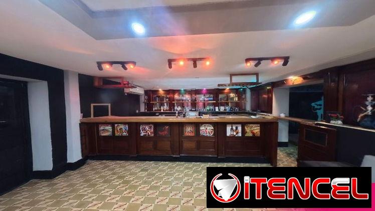 Propiedad de Lujo en La Víbora: Ideal Residencia o Negocio con Bar – 35k